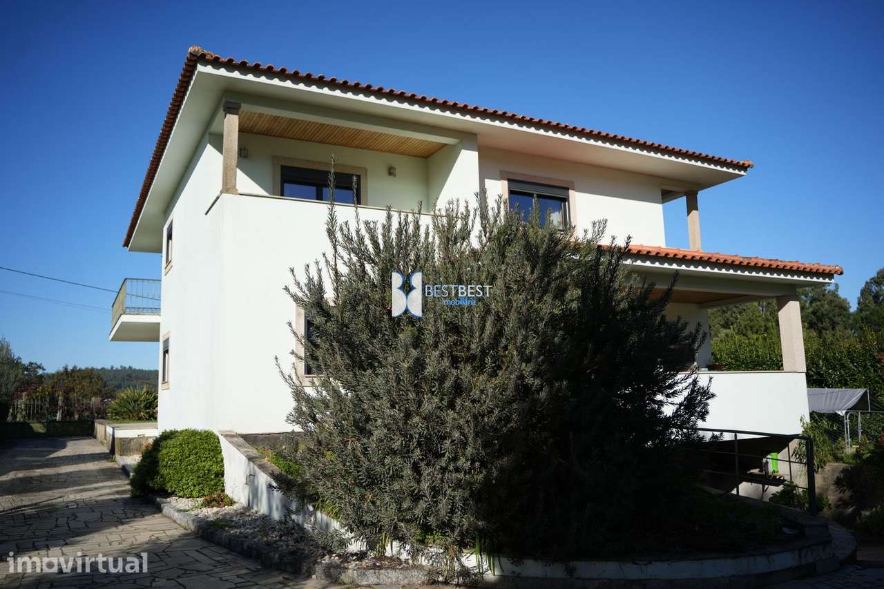 MORADIA T4 COM PISCINA E TERRENO, SEZURES, FAMALICÃO - Grande imagem: 4/33