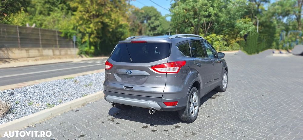 Ford Kuga - 4