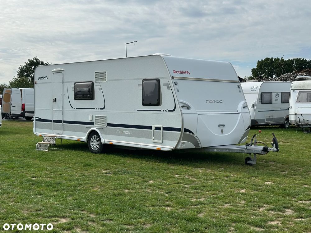 Dethleffs 550 NOMAD z przedsionkiem Isabella i łóżkami piętrowymi. - 10