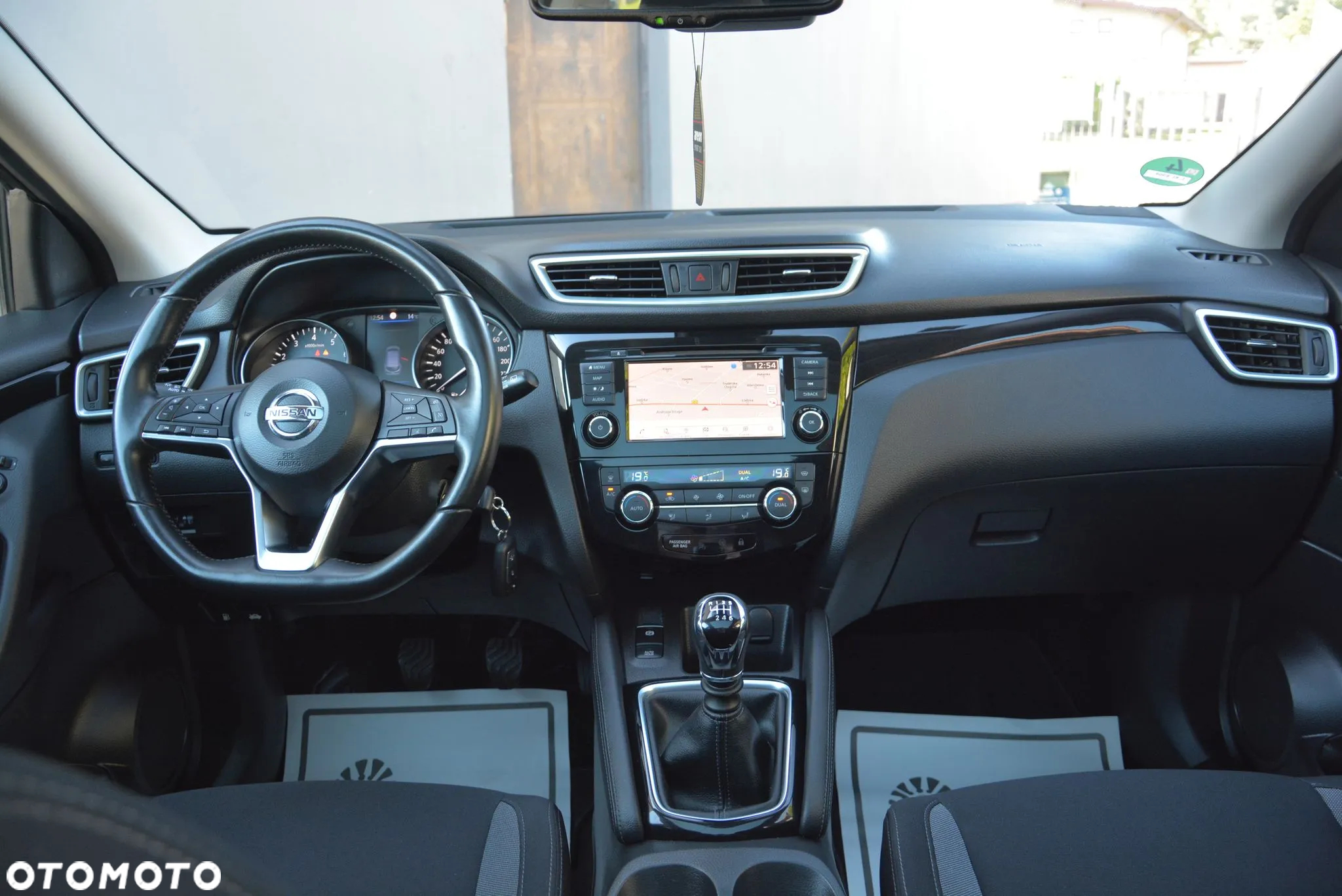 Nissan Qashqai 1.3 DIG-T N-CONNECTA - 23