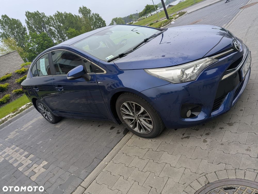 Toyota Avensis 2.0 D-4D Selection - 13