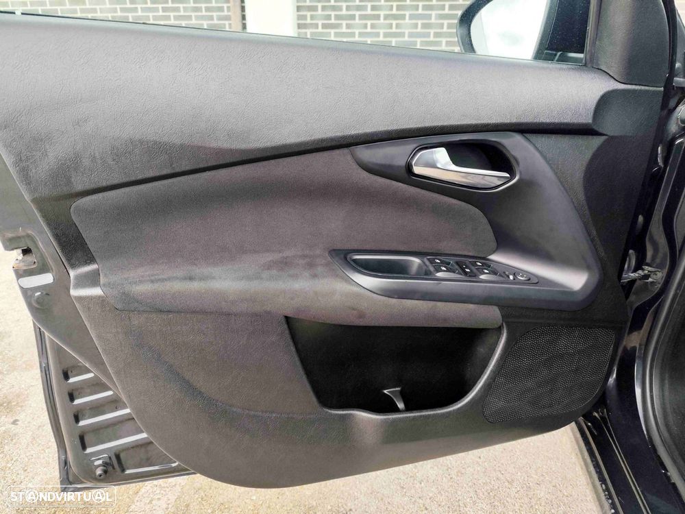 Fiat Tipo Sedan 1.3 M-Jet Lounge - 15