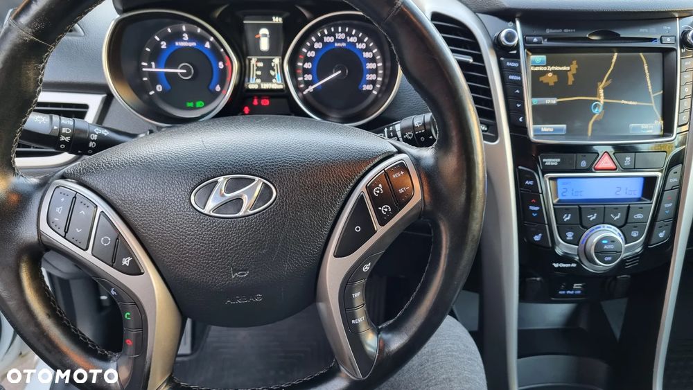 Hyundai i30 Fastback 1.6 CRDI Premium - 23