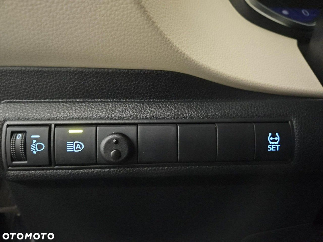 Toyota Corolla 1.6 Comfort - 17