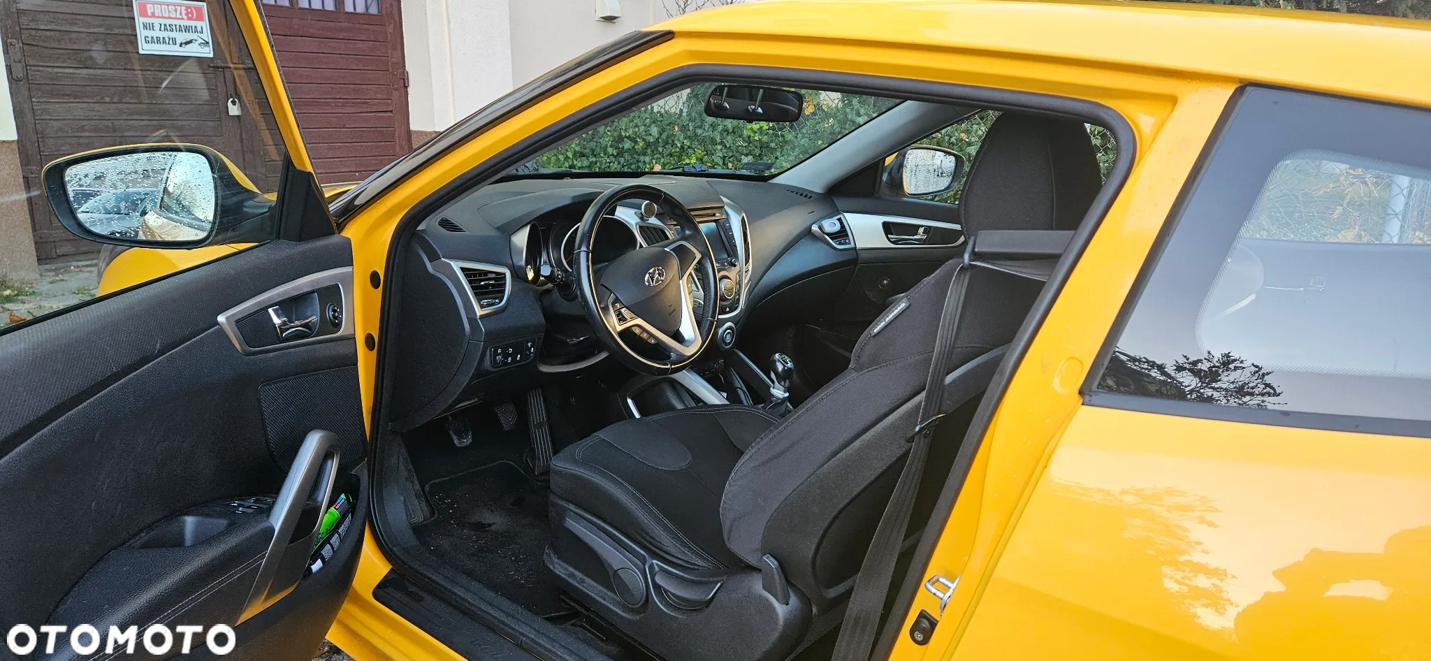 Hyundai Veloster - 5