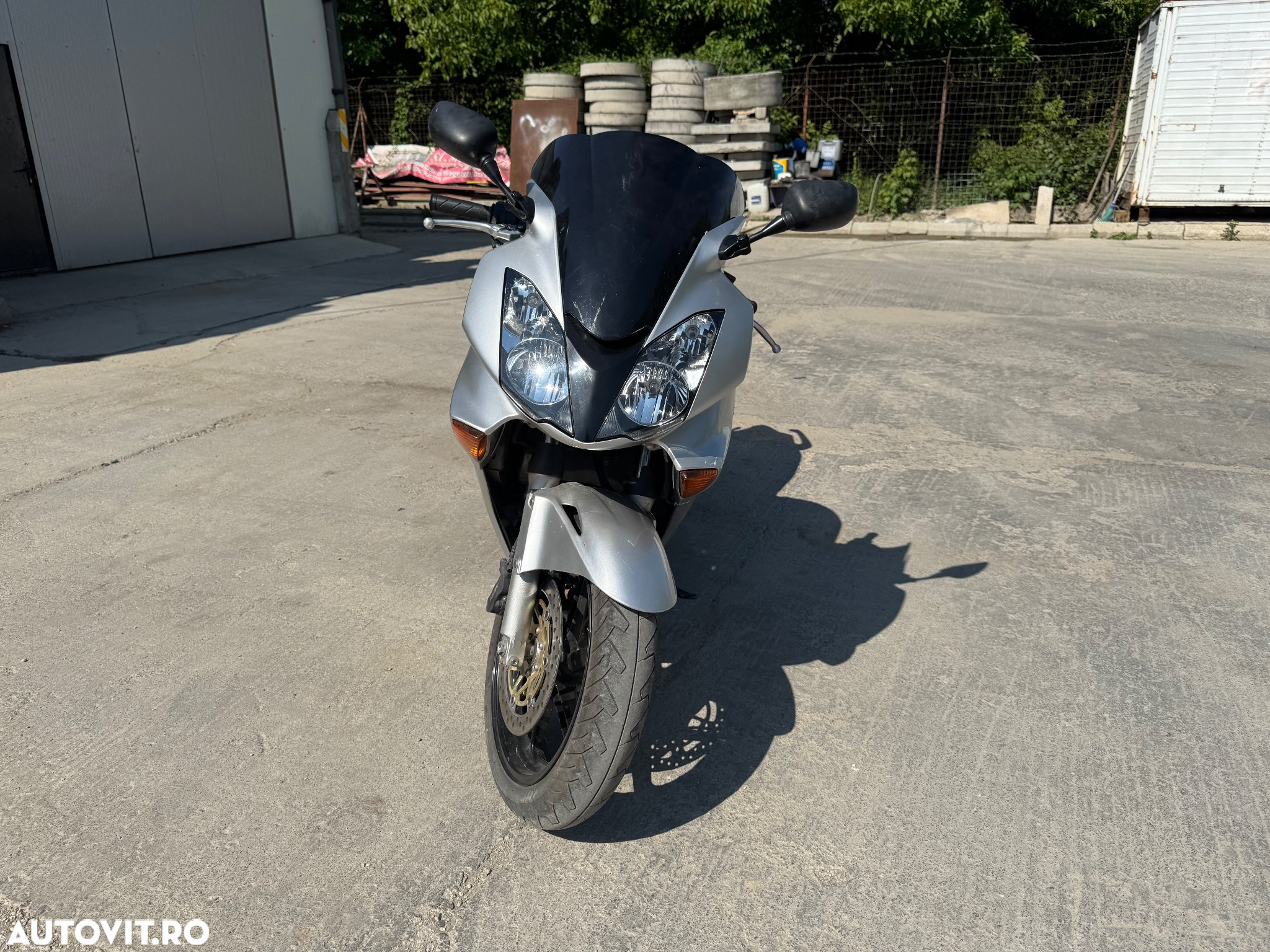 Honda VFR 800F V-Tec - 2