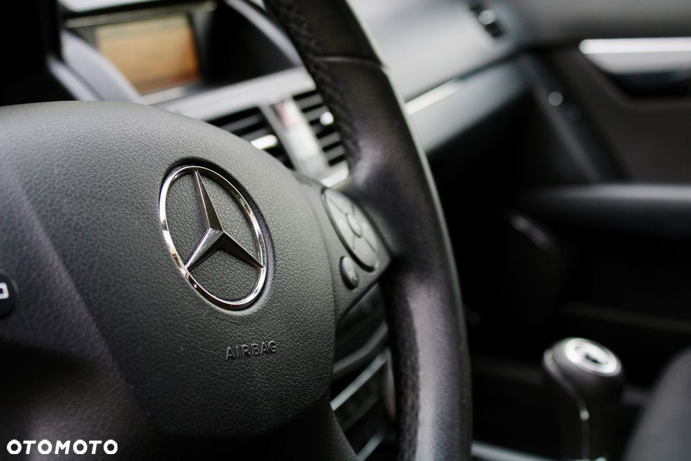 Mercedes-Benz Klasa C 200 CDI Classic - 17