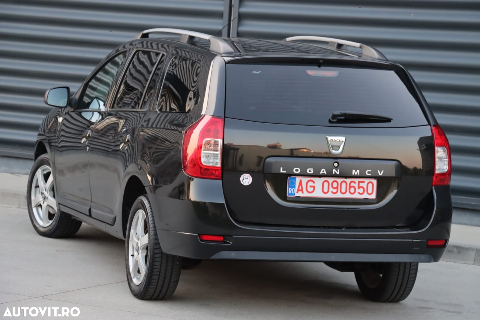 Dacia Logan MCV 1.2 16V 75 Laureate - 10