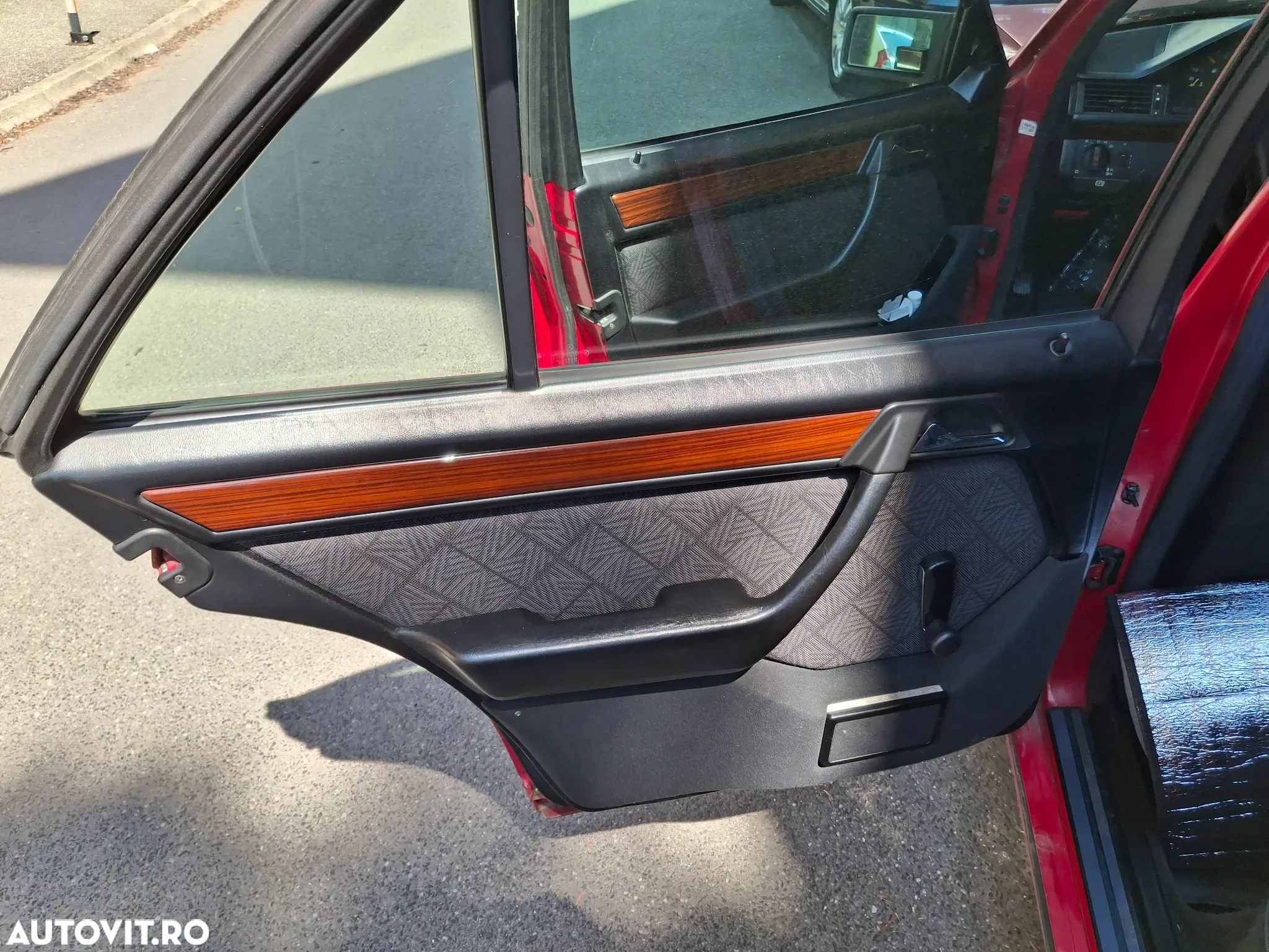 Mercedes-Benz W124 - 12