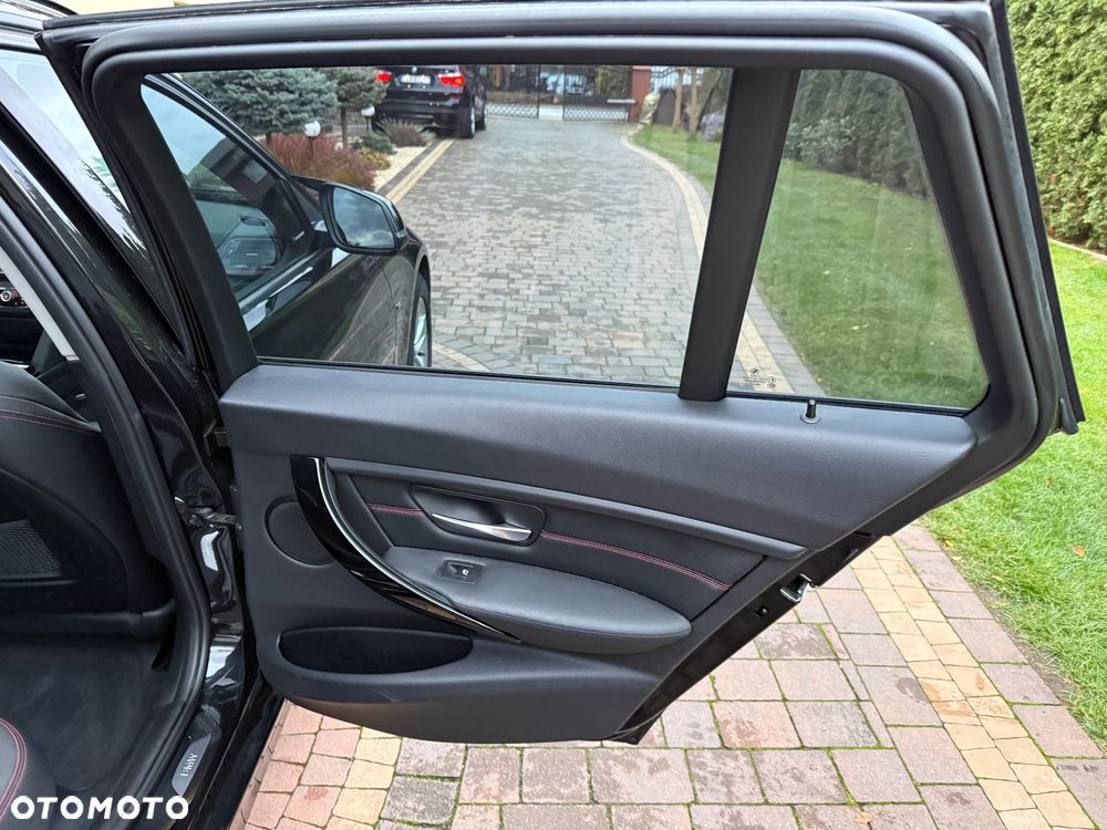 BMW Seria 3 320d Sport-Aut Sport Line - 17