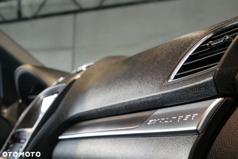Ford Explorer - 28
