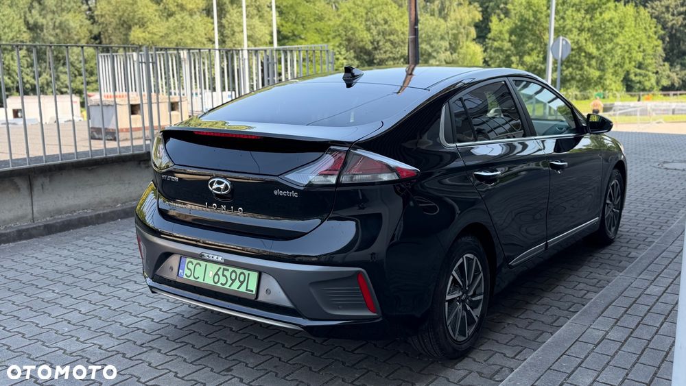 Hyundai IONIQ - 4