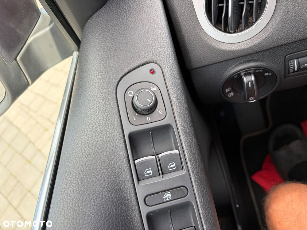 Volkswagen Tiguan 2.0 TDI SCR 4MOTION BlueMotion Technology DSG Lounge Track & Style - 37