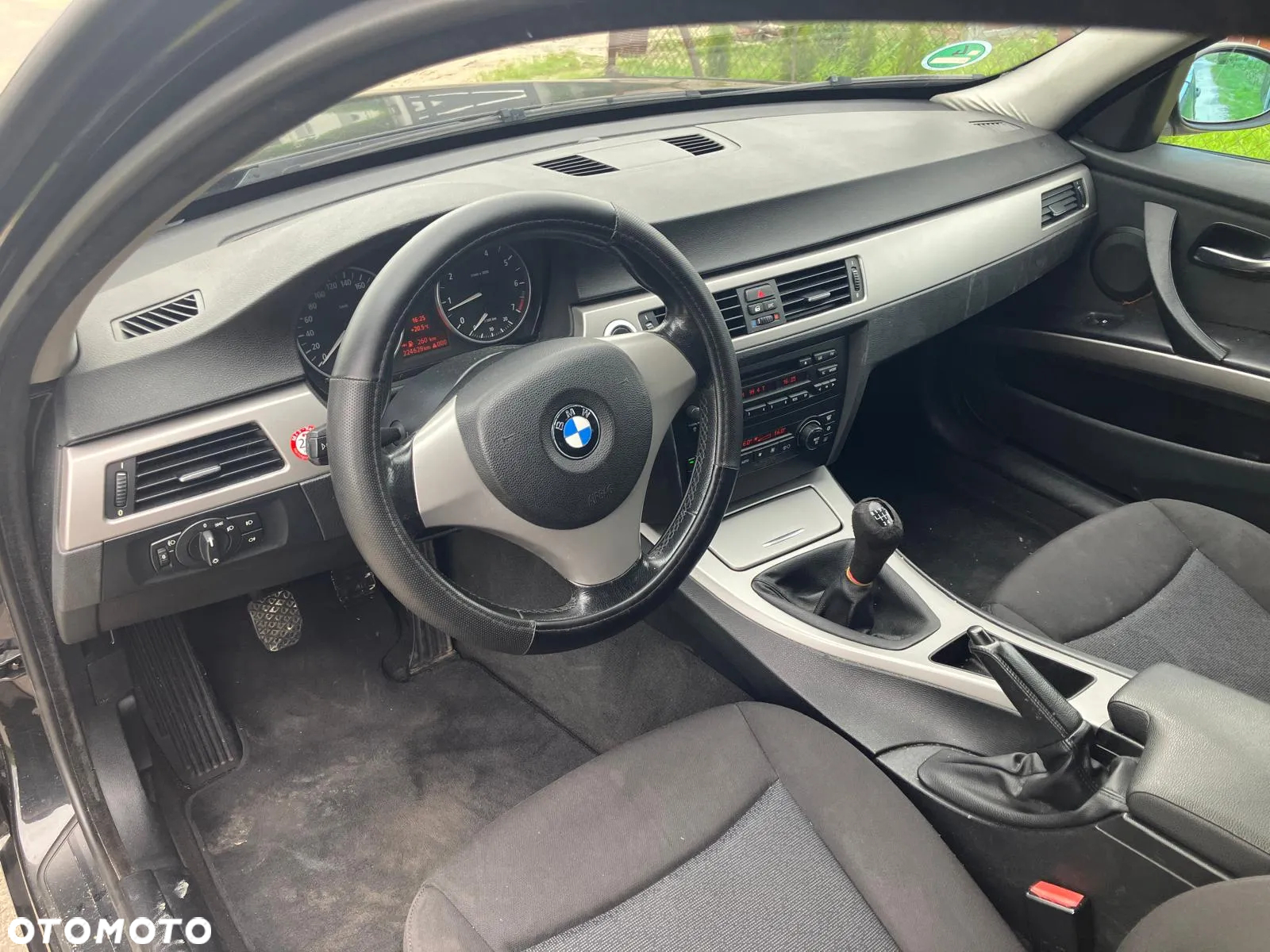 BMW Seria 3 320i Touring - 11