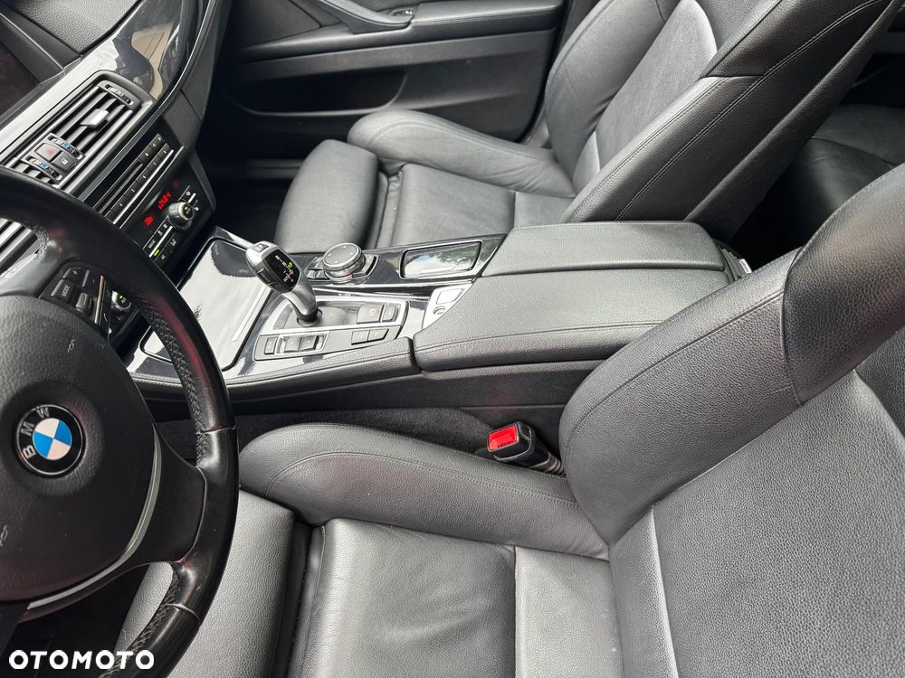 BMW Seria 5 520d xDrive - 18
