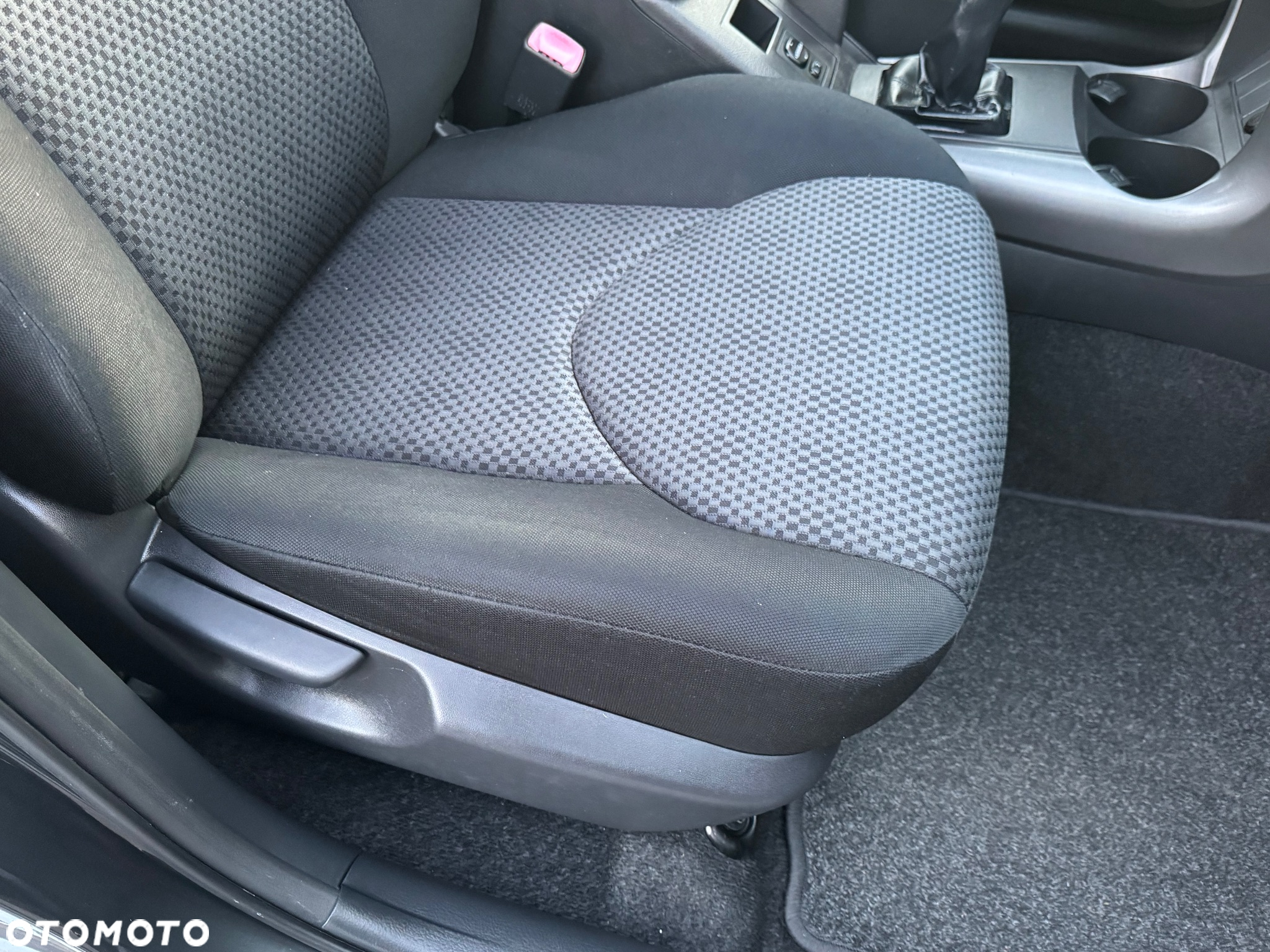 Toyota RAV4 2.0 4x4 Sol - 26