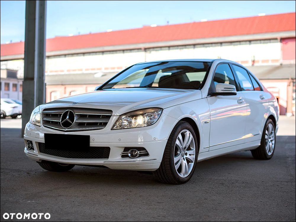 Mercedes-Benz Klasa C 180 BlueEFFICIENCY 7G-TRONIC Avantgarde - 4