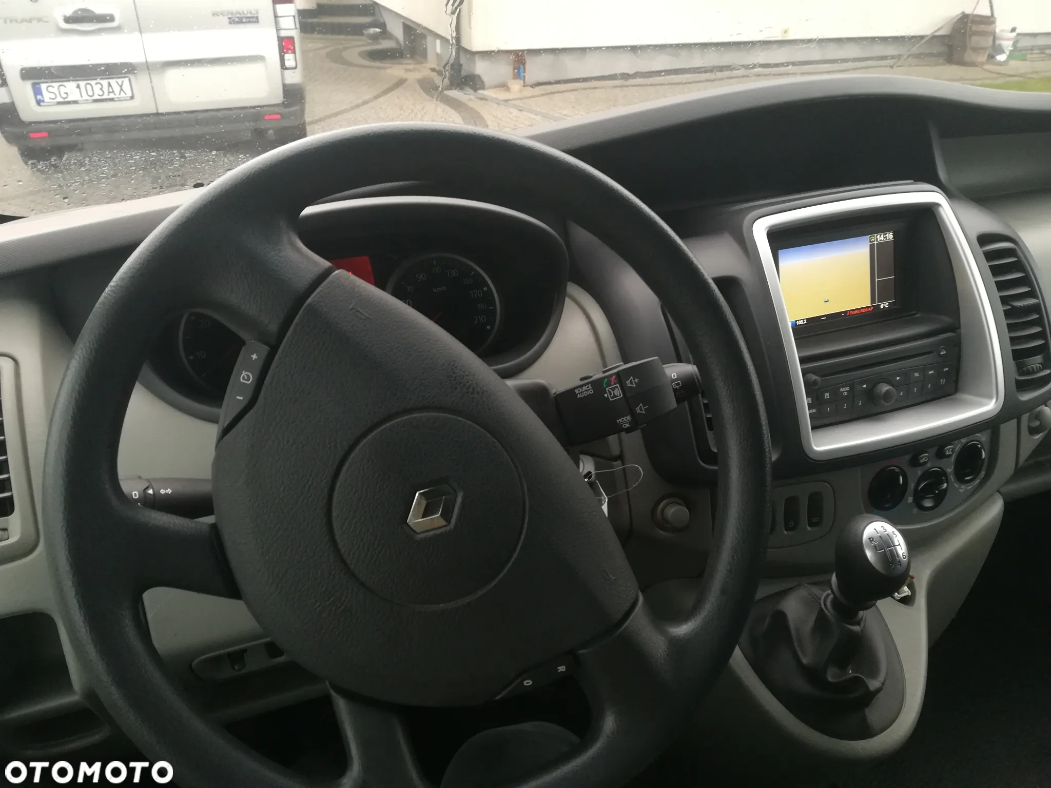 Renault Trafic - 13