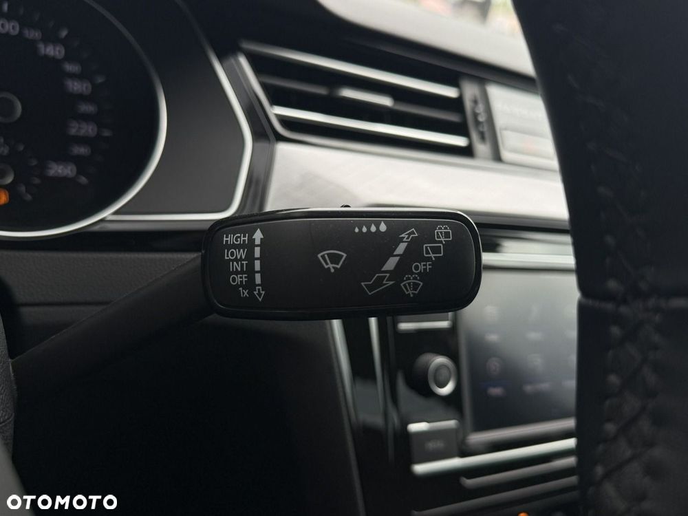 Volkswagen Passat - 20