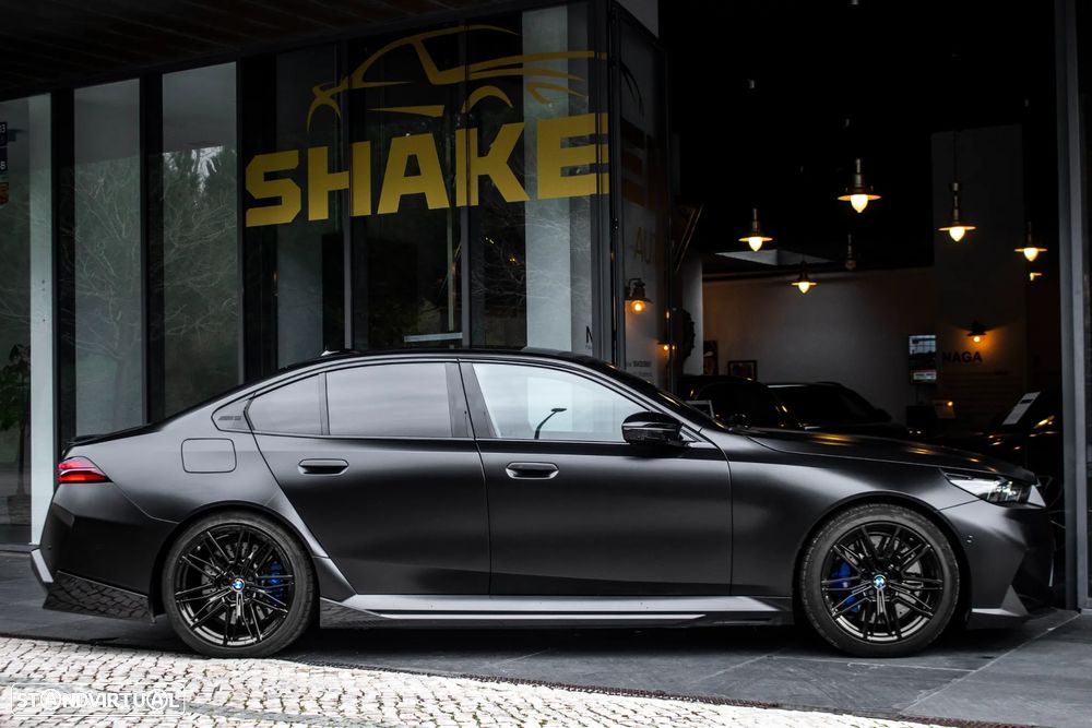 BMW M5 xDrive - 5