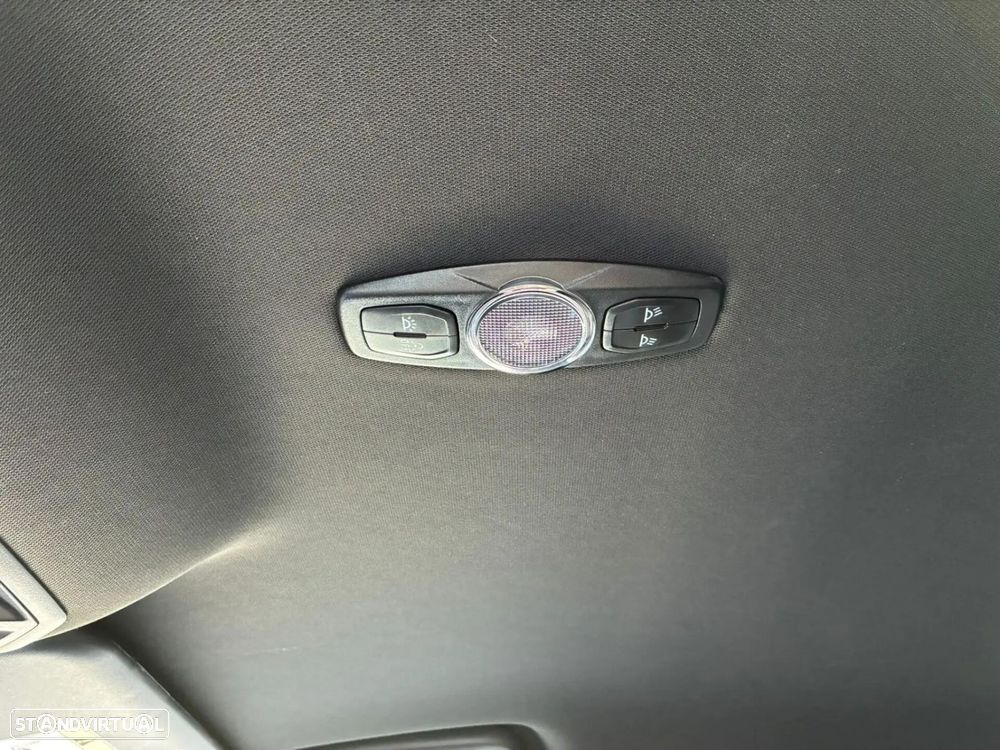 Ford Focus - 32