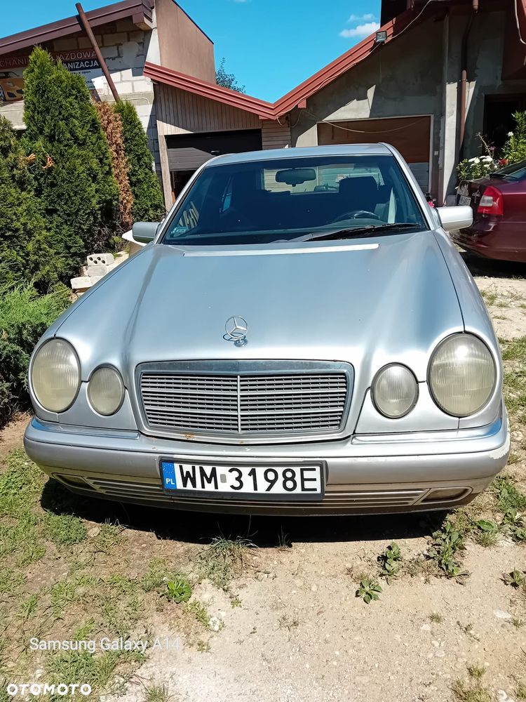 Mercedes-Benz Klasa E 220 D Elegance - 2