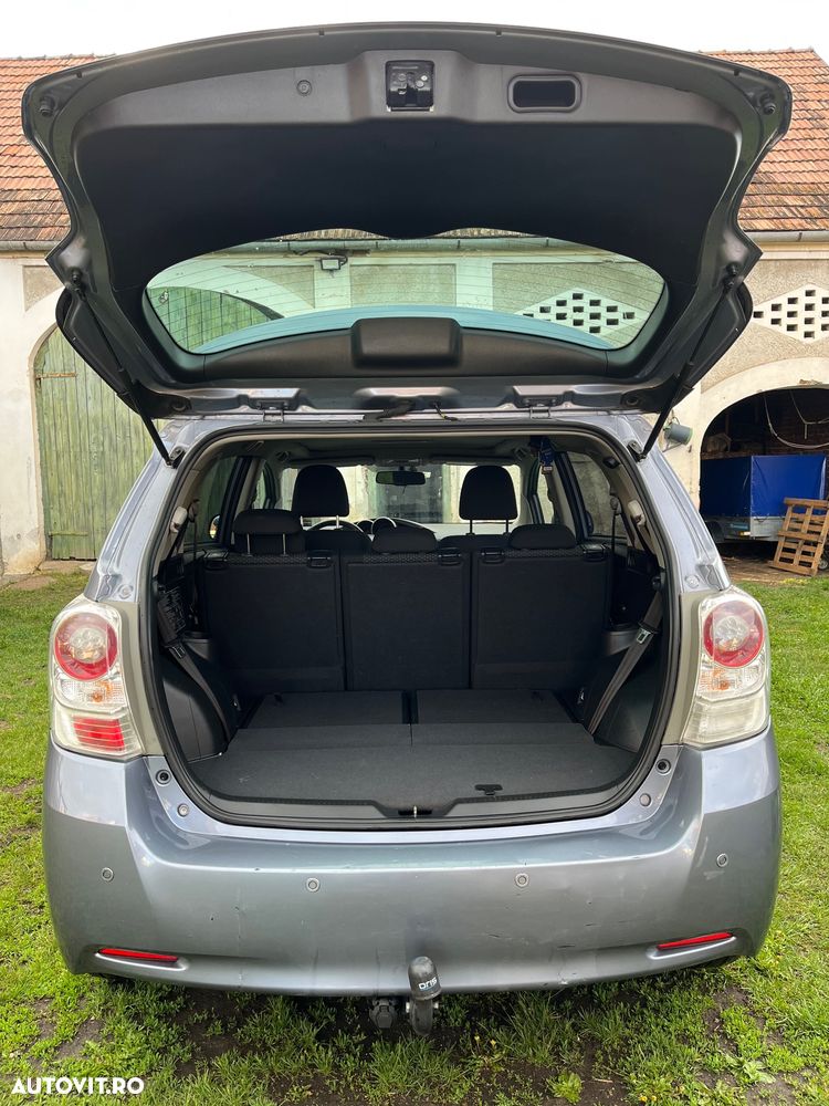 Toyota Verso 2.0 Sol - 12