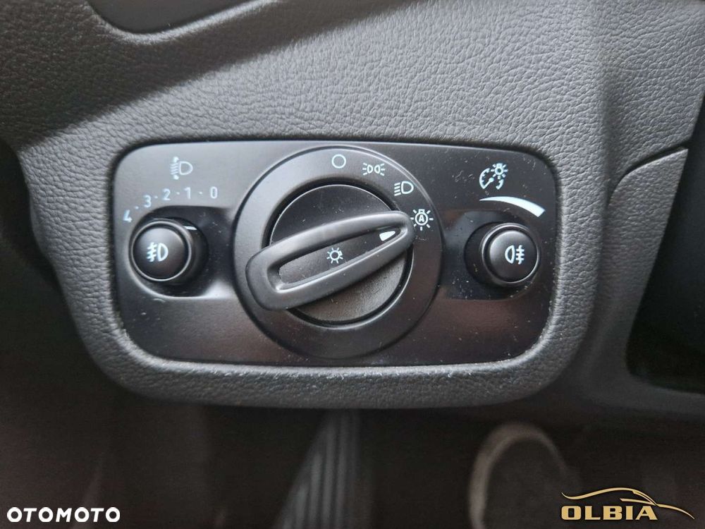 Ford Grand C-MAX - 34