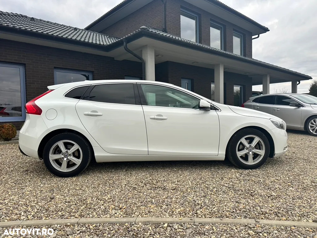 Volvo V40 D2 94g Momentum - 8