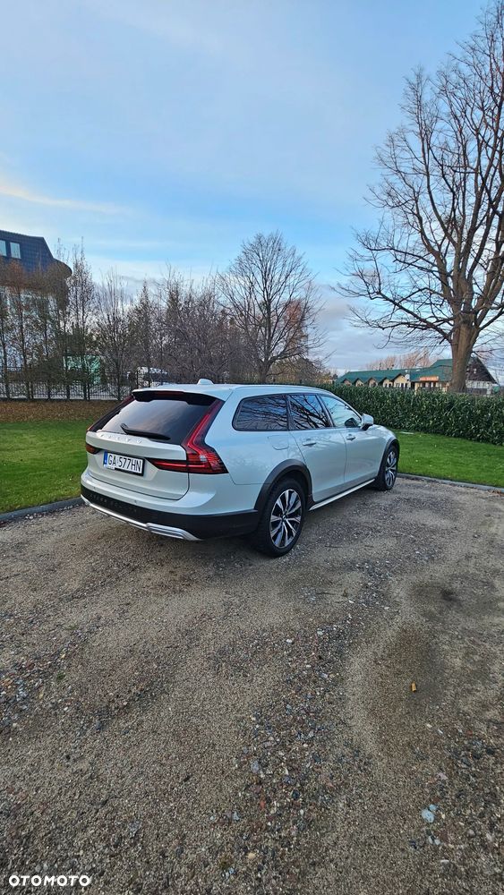 Volvo V90 Cross Country - 3