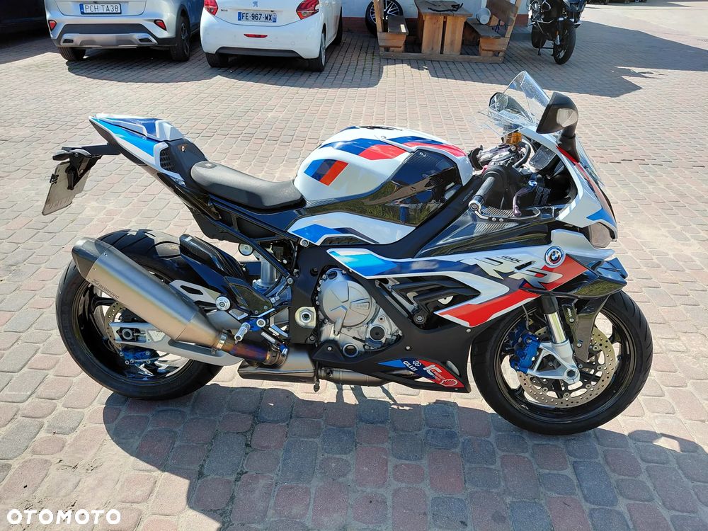 BMW S - 8