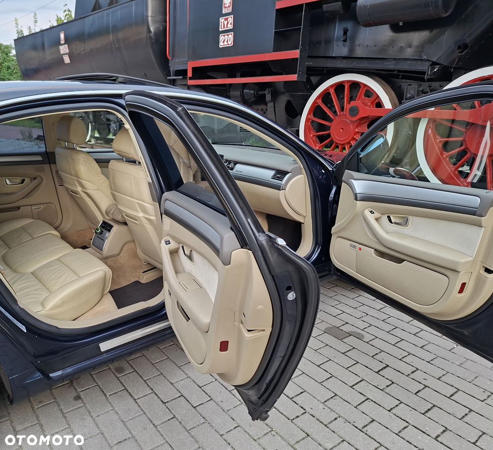 Audi A8 4.2 Quattro - 37