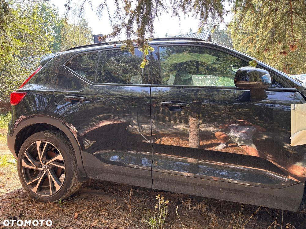 Volvo XC 40 T4 R-Design - 3