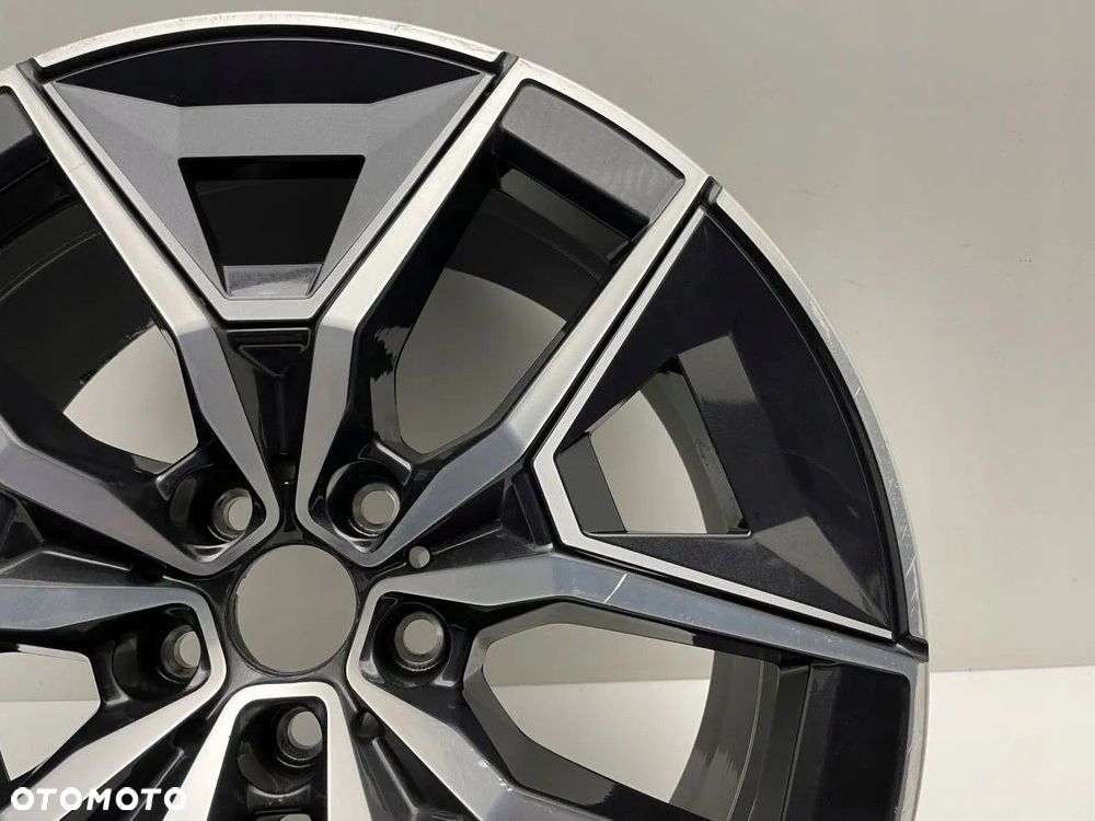 Felga aluminiowa BMW Seria 5 G60 G61 i5 19 8.5J 5x112 ET29 5A324E2 - 2