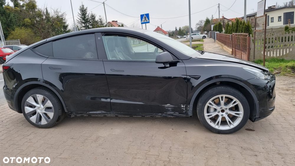 Tesla Model Y RWD - 4