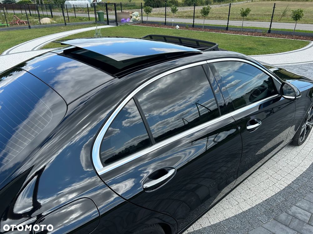 Mercedes-Benz Klasa C 300 9G-TRONIC - 18