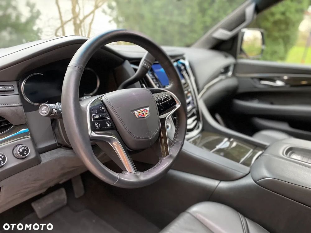 Cadillac Escalade - 22