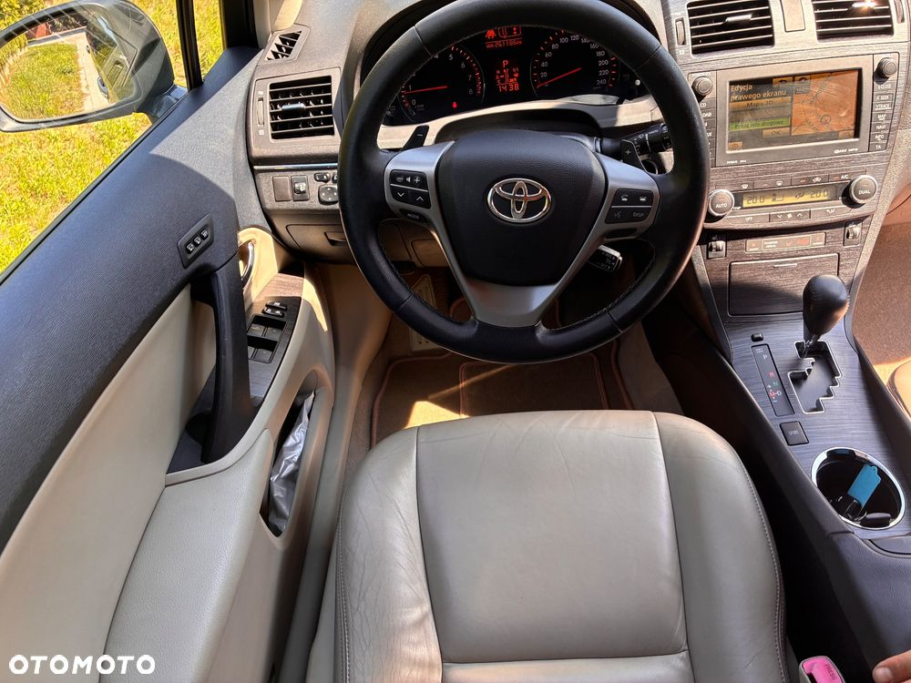 Toyota Avensis 2.0 Multidrive S Executive - 14