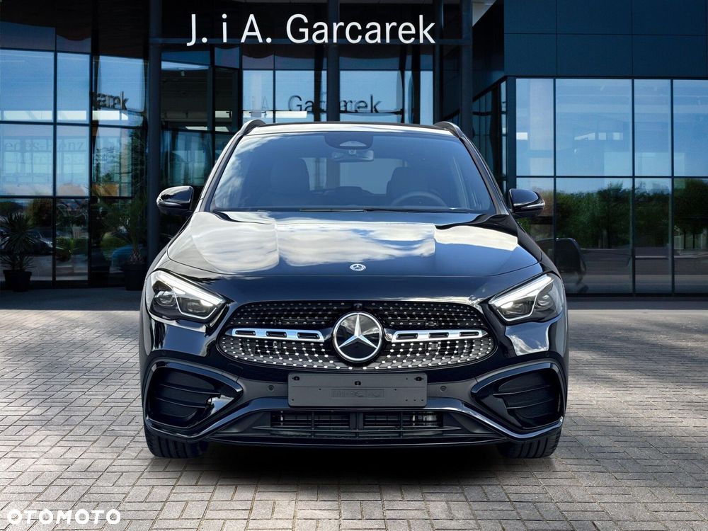 Mercedes-Benz GLA - 9