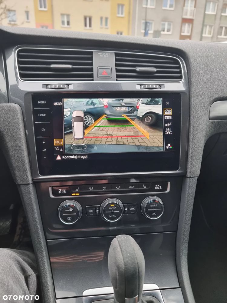 Volkswagen Golf - 23