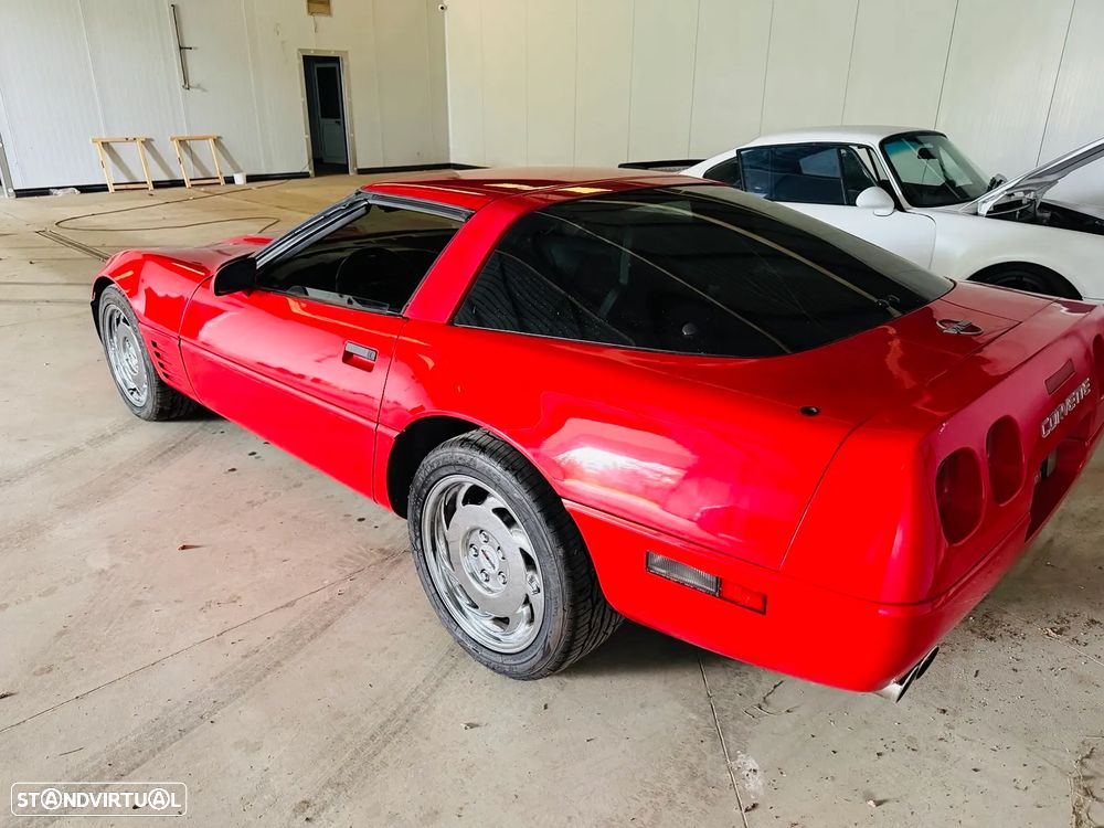 Chevrolet Corvette - 5