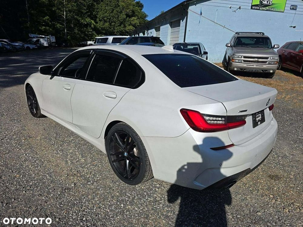 BMW Seria 3 2019 photo 4