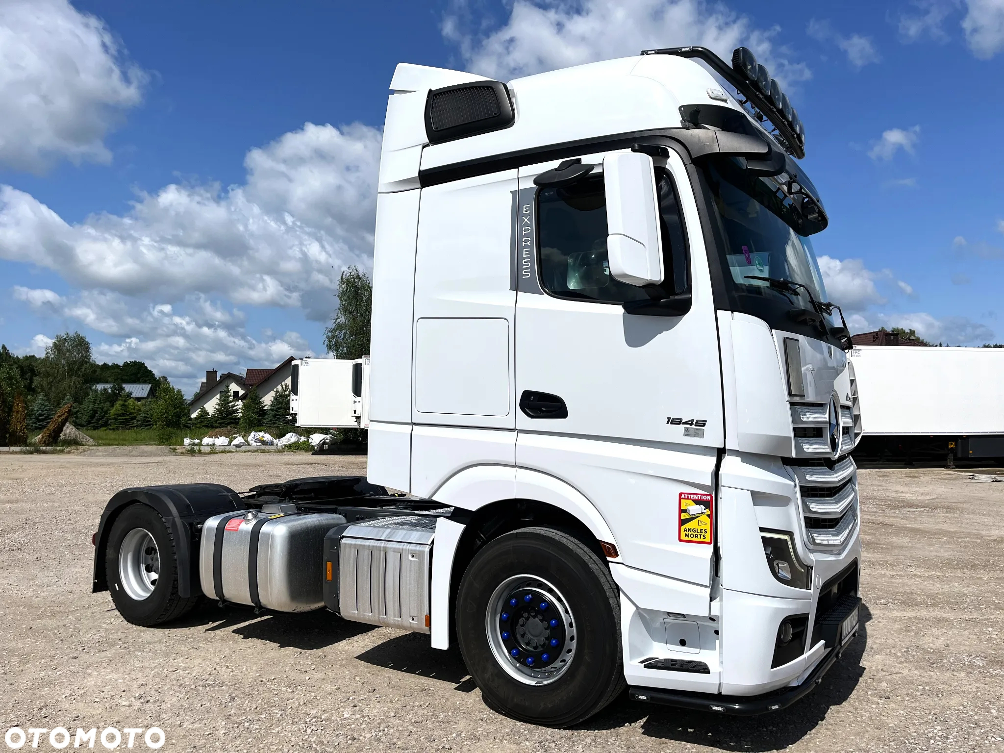 Mercedes-Benz Actros - 8