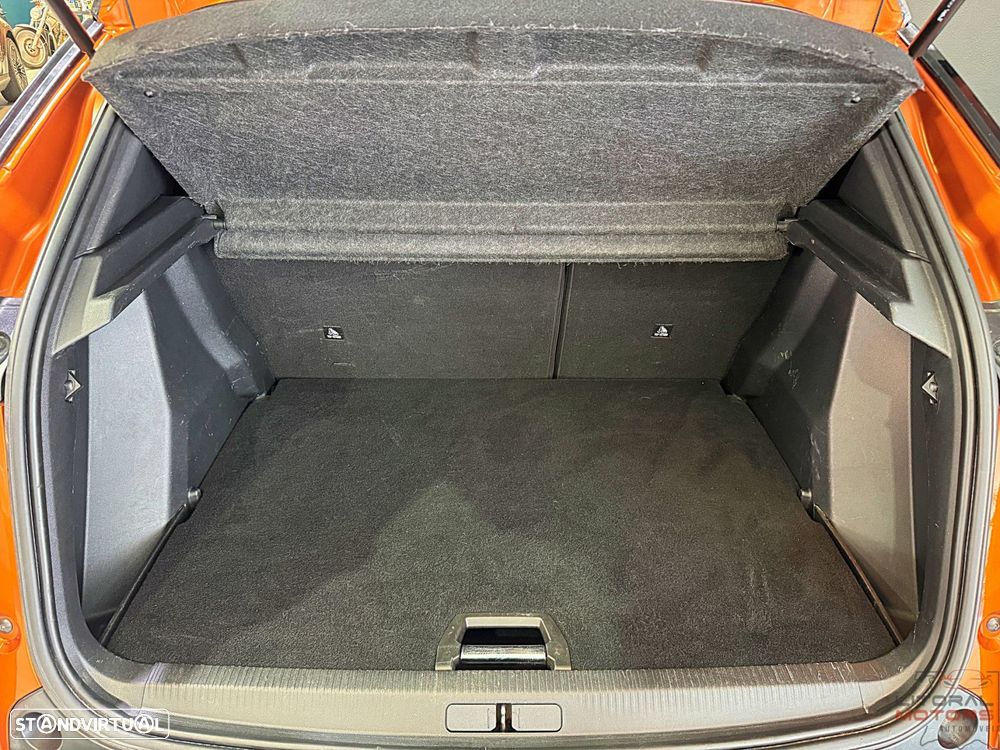 Peugeot 2008 1.2 PureTech GT Line EAT8 - 11