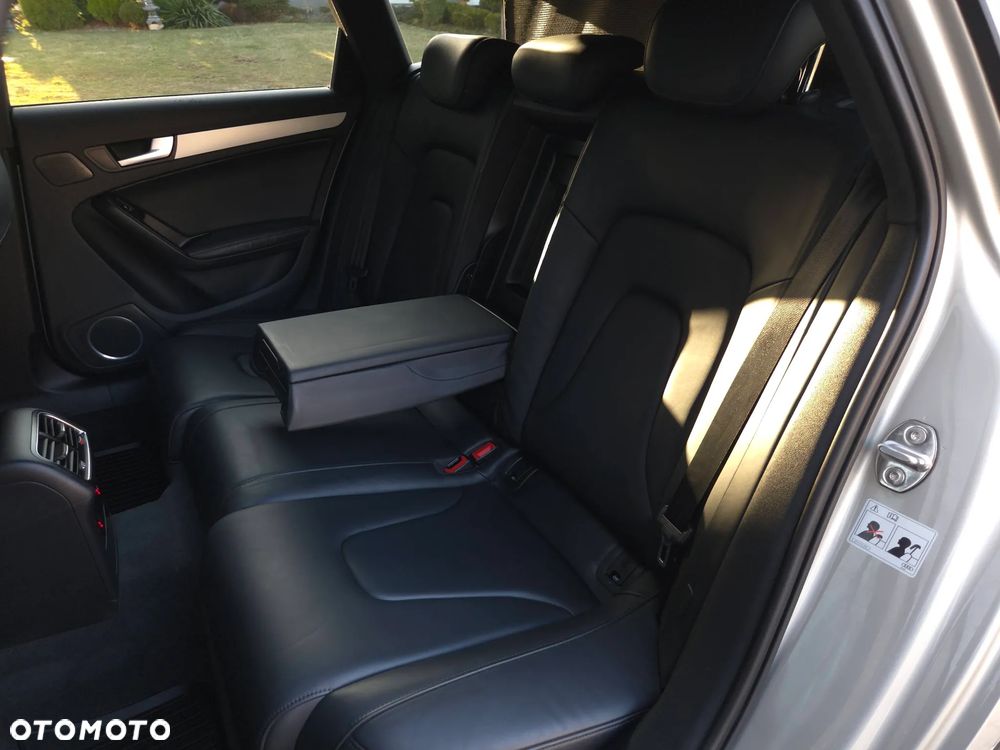 Audi A4 Avant 2.0 TDI DPF clean diesel quattro S tronic S line Sportpaket - 33