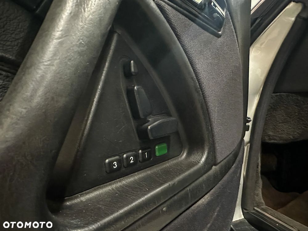 Mercedes-Benz SL 500 - 32