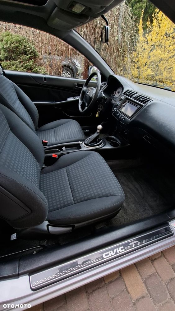 Honda Civic 1.7 ES - 17