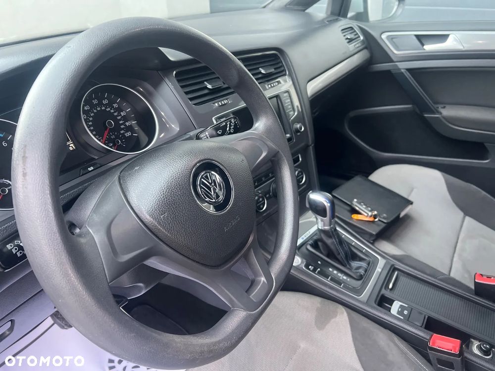 Volkswagen Golf Standard - 9