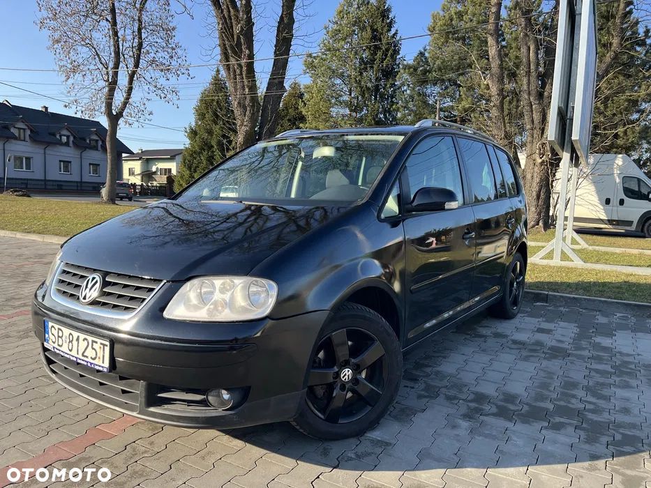 Volkswagen Touran 2.0 FSI Highline - 4