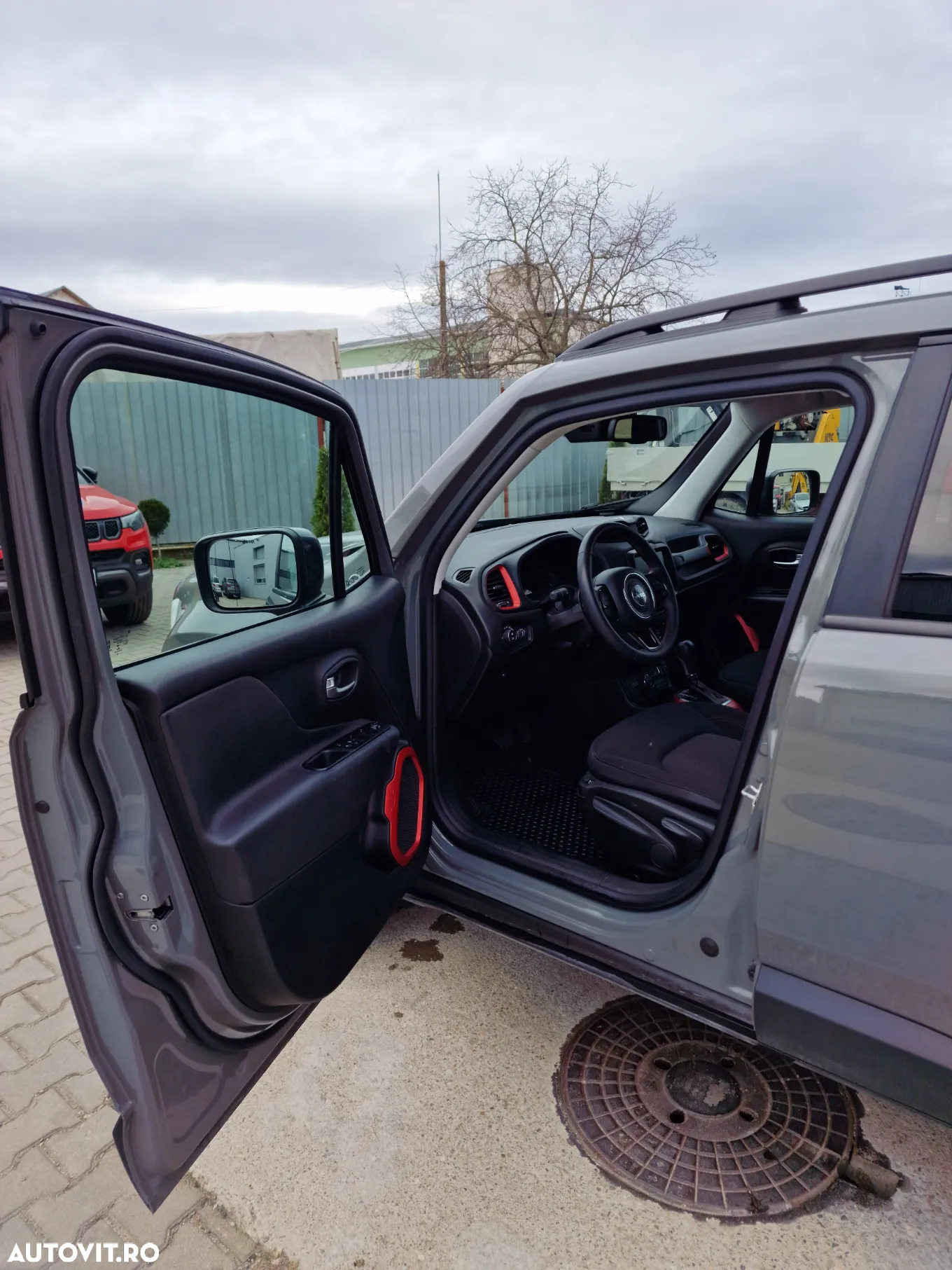 Jeep Renegade 1.3 T-GDI 4xe PLUG-IN Hybrid Automatik Trailhawk - 8